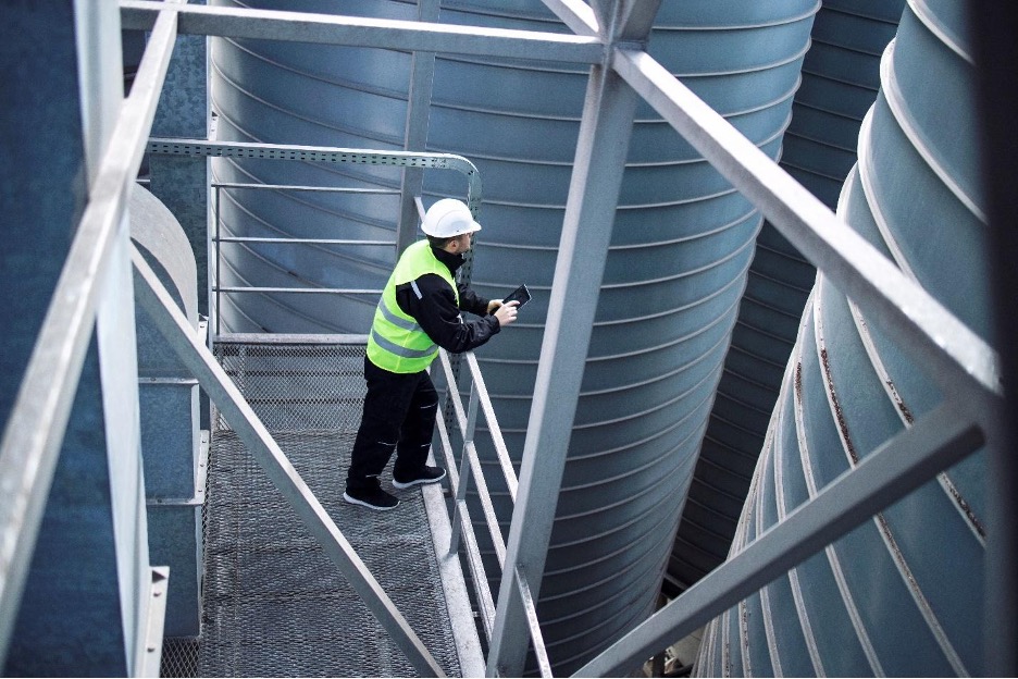 Common Issues Solved by Professional Tank Repair Services